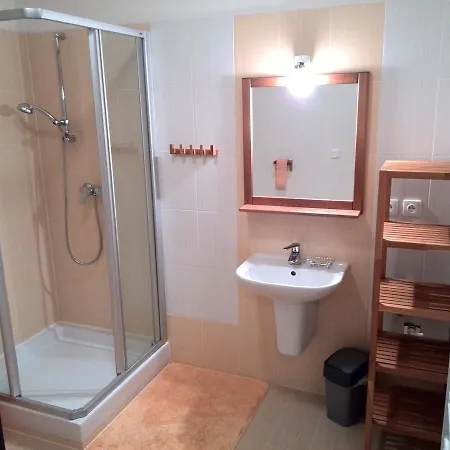 Olivia A Olympia Liptov روجومبيروك